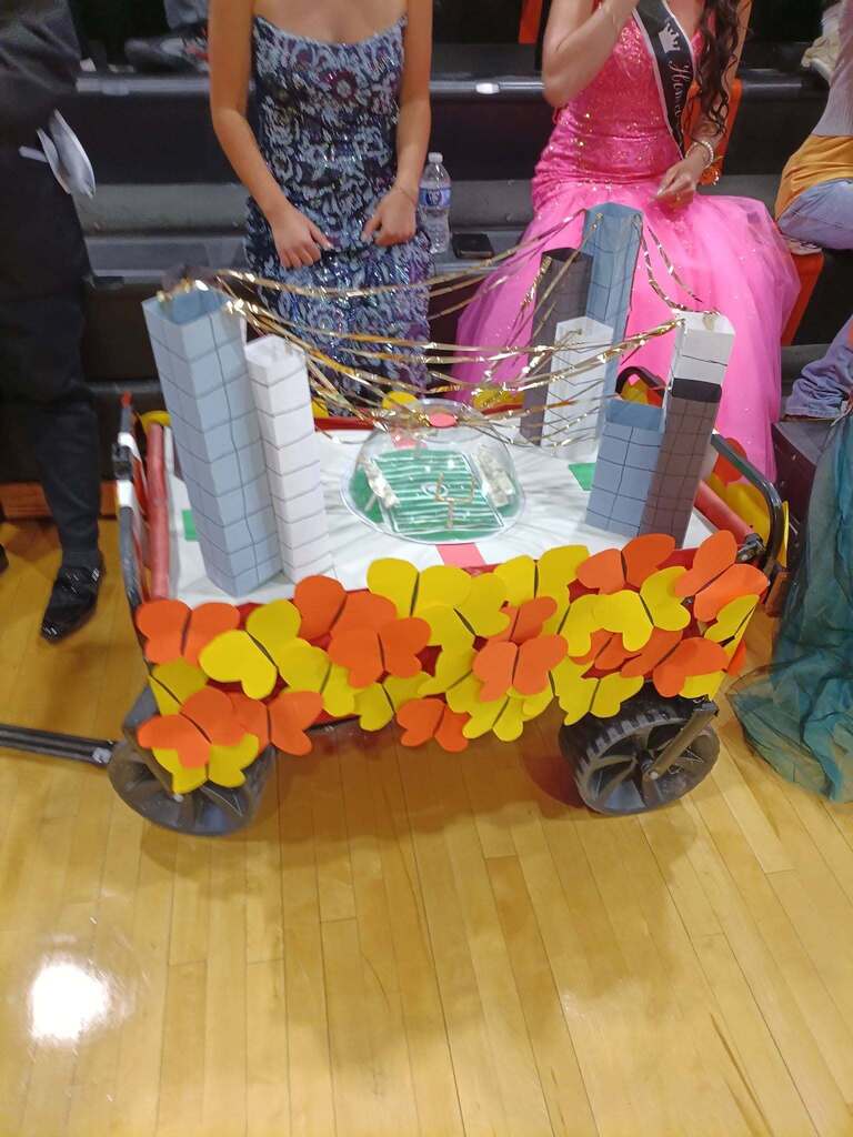 Homecoming wagon-Seniors