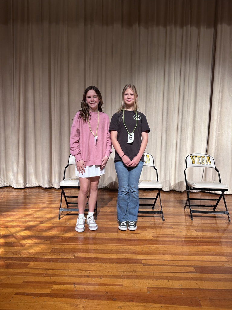 Senior Bee -- Rhylee Reeve & Susy Dyck (Adrian)