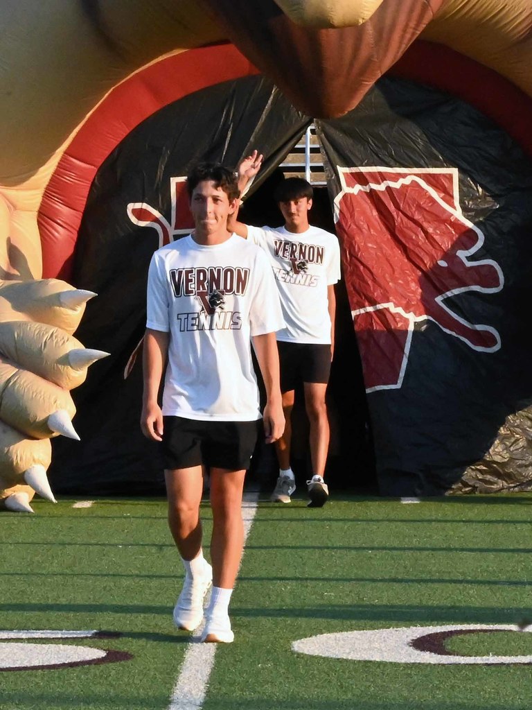 tennis boys meetlions