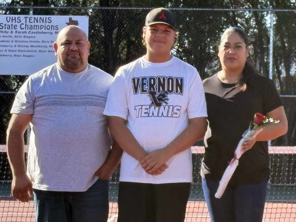 senior tennis olivas