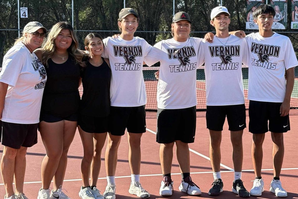 senior tennis group