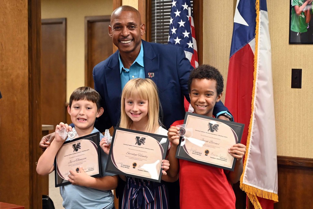 ves students at board2