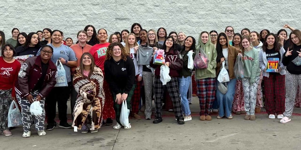 lady lions shopping1