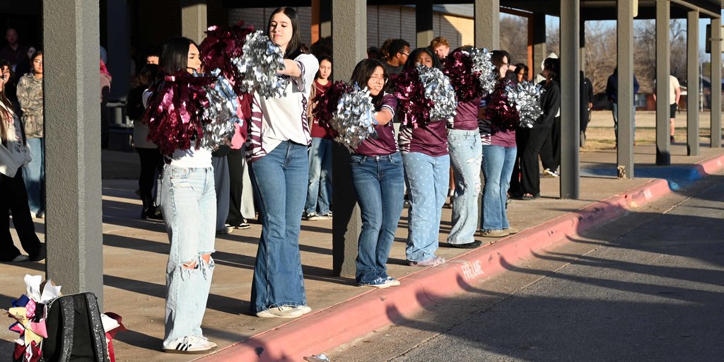 wrestling state sendoff4