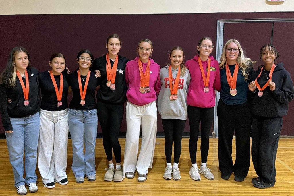 8th grade girls burkburnett track meet