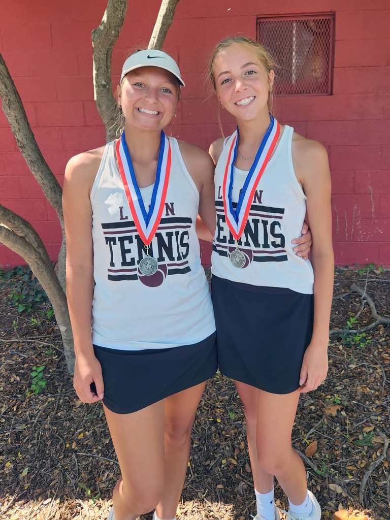 girls doubles silver medal district