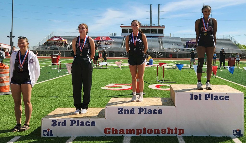 girls high jump district meet gold bronze
