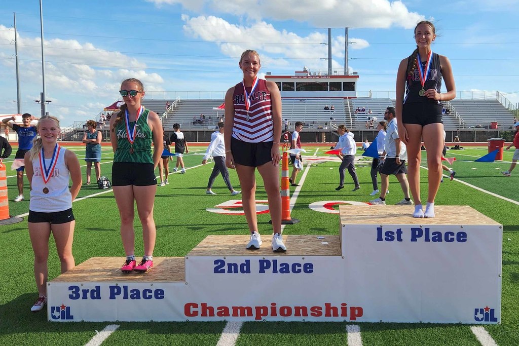 lady lions 300 hurdles