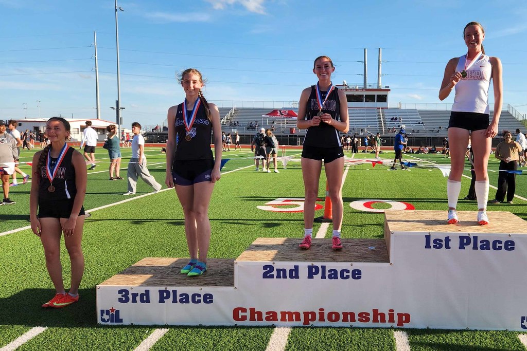 lady lions 300 hurdles