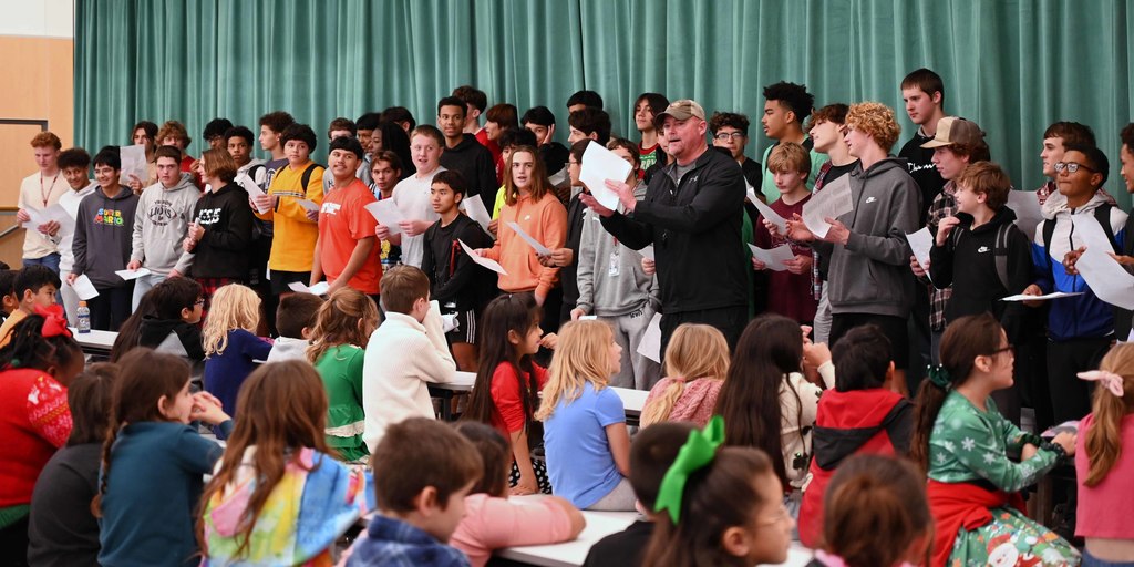 lions caroling 4