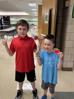 Sibling Remarkable Roadrunners!