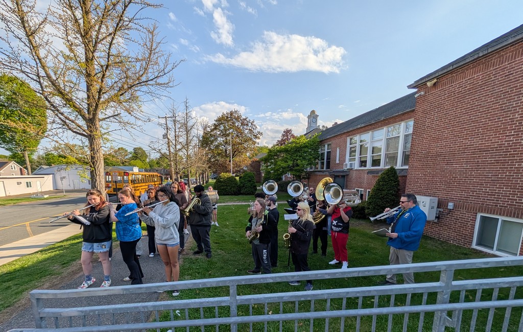 RHS marching band welcoming students to school