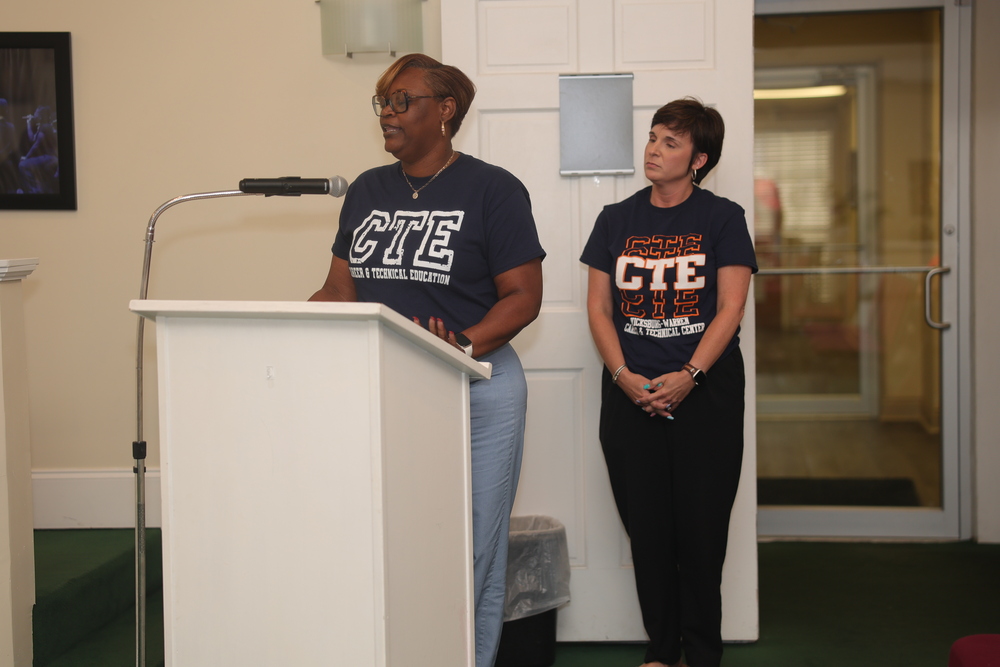 directors speaking at board meeting