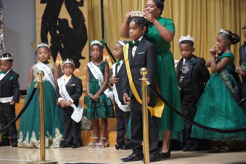 Mr. Dana Road receiving crown