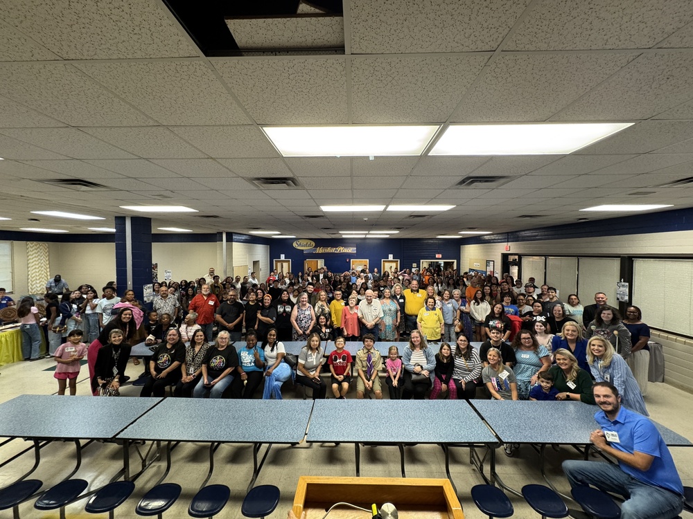 Large group in Sheilds cafeteria
