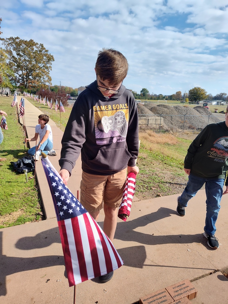 Vilonia Students Supporting Our Local Veterans' Museum