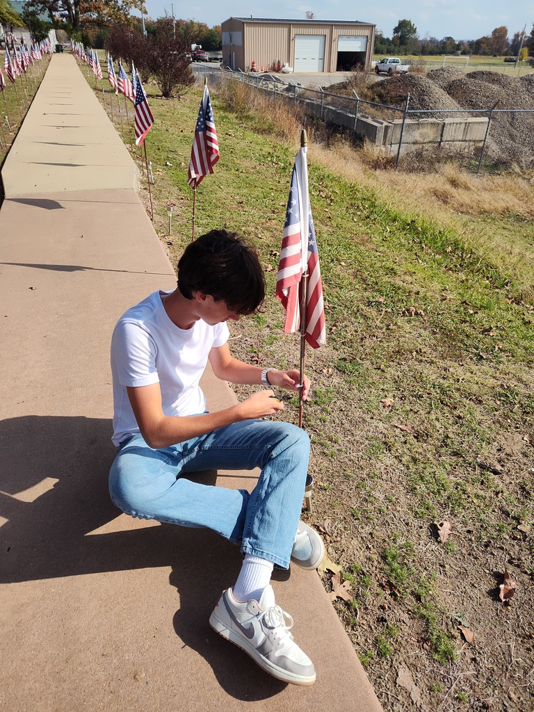 Vilonia Students Supporting Our Local Veterans' Museum