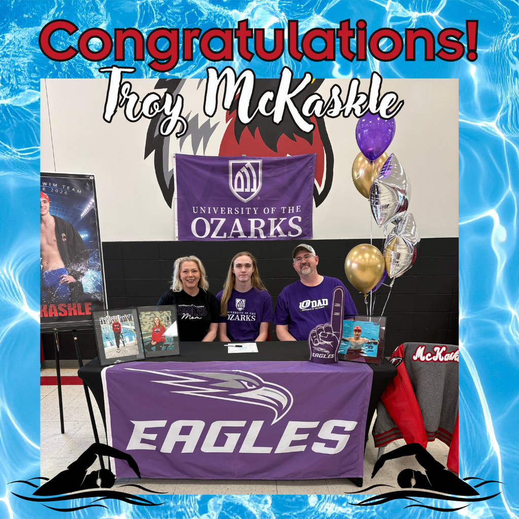 Student Signs to Swim in College