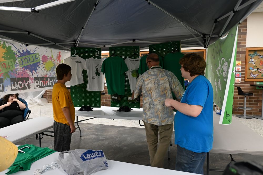 LHS Students setting up Spirit Store