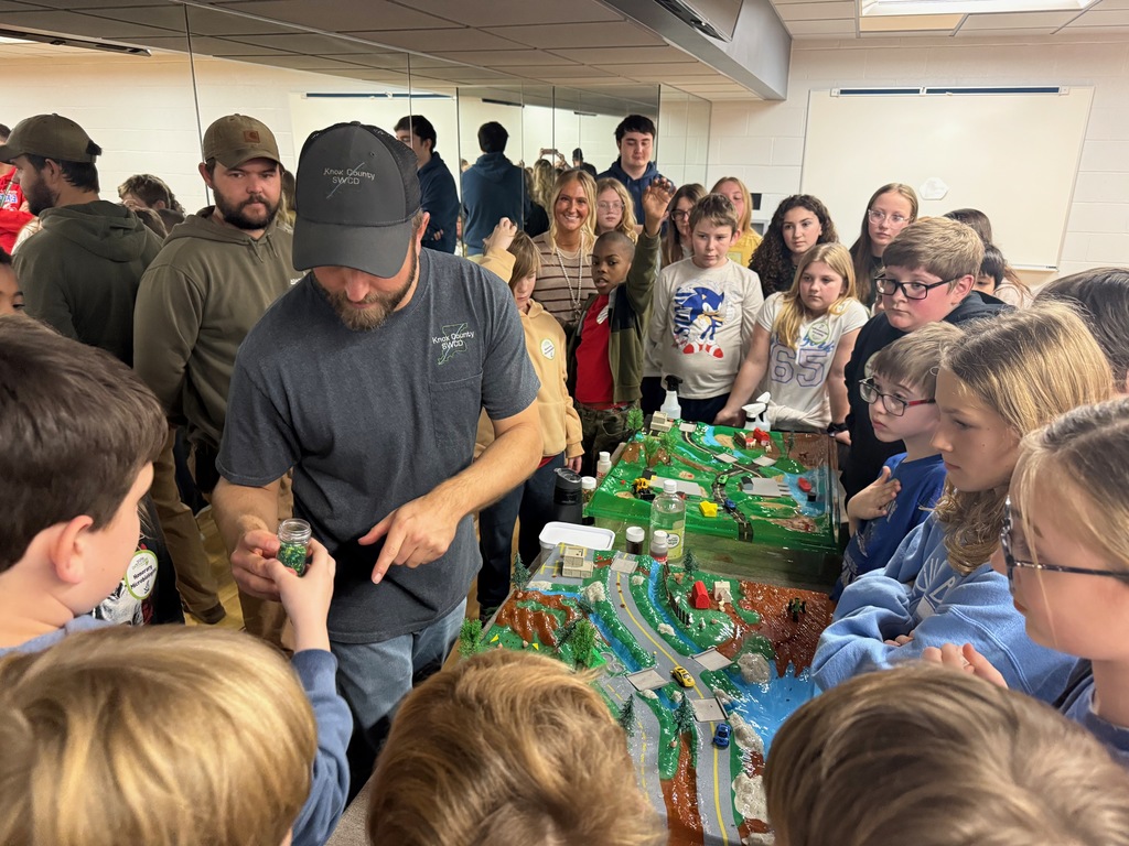 Kids at Ag Day at VU