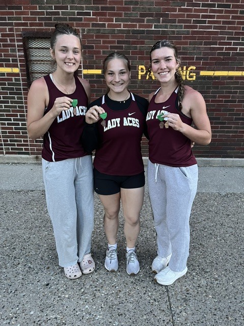Zoie Randall, Leah Lewis, Hazel Earnest