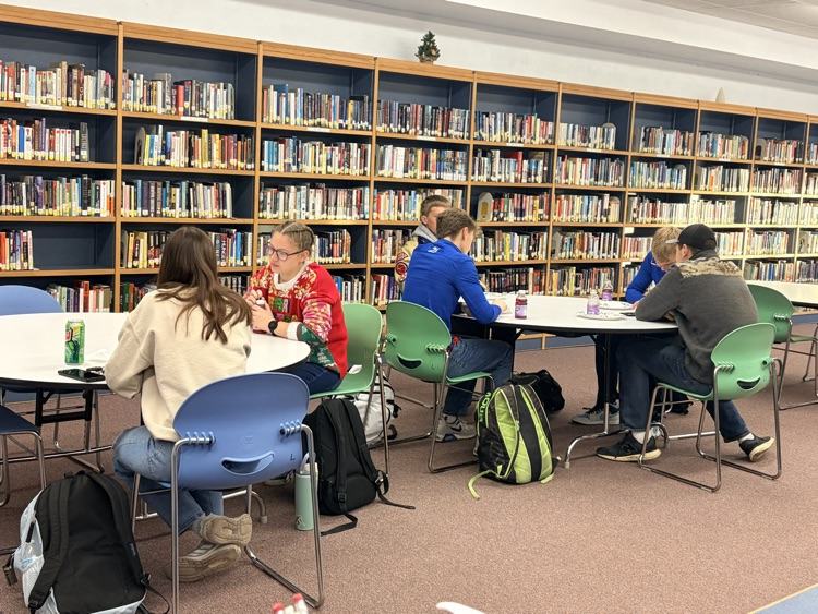 Today all cardholders in the Excelsior Program enjoyed their semester breakfast reward sponsored by Booster Club and provided by Karen at Stop2Shop! Thank you all!!