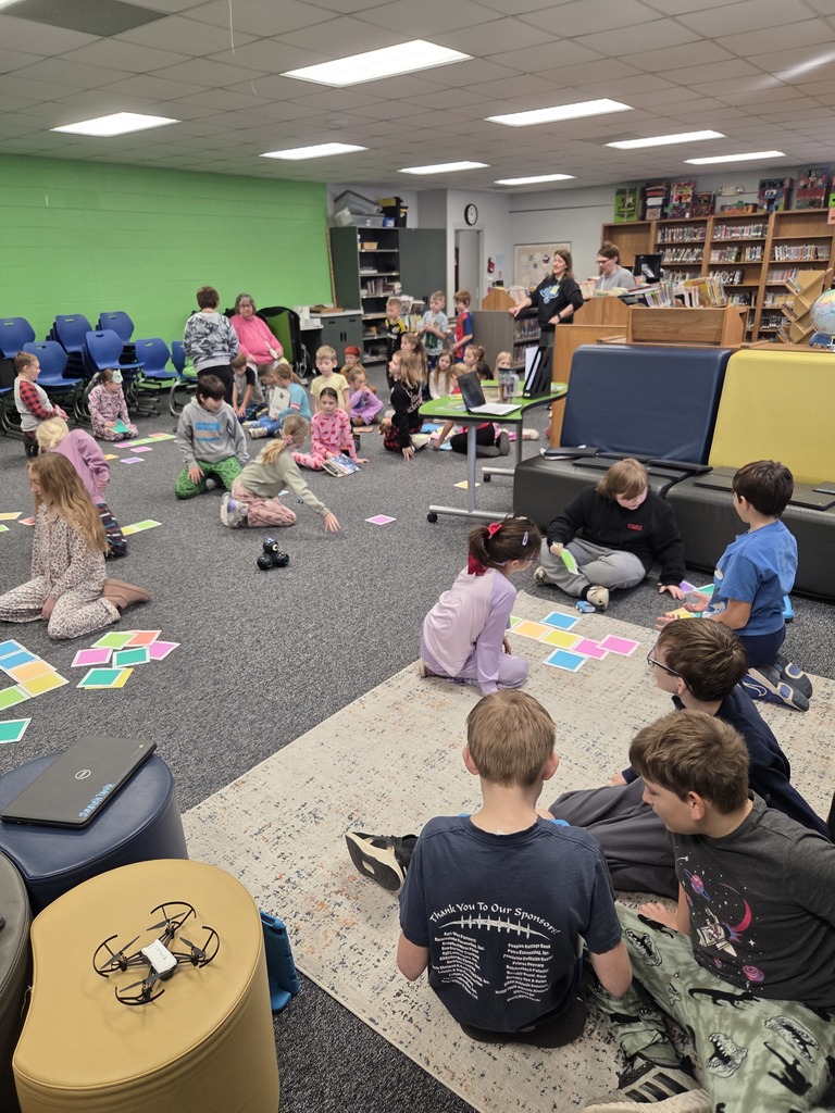 Students in the STEAM lab