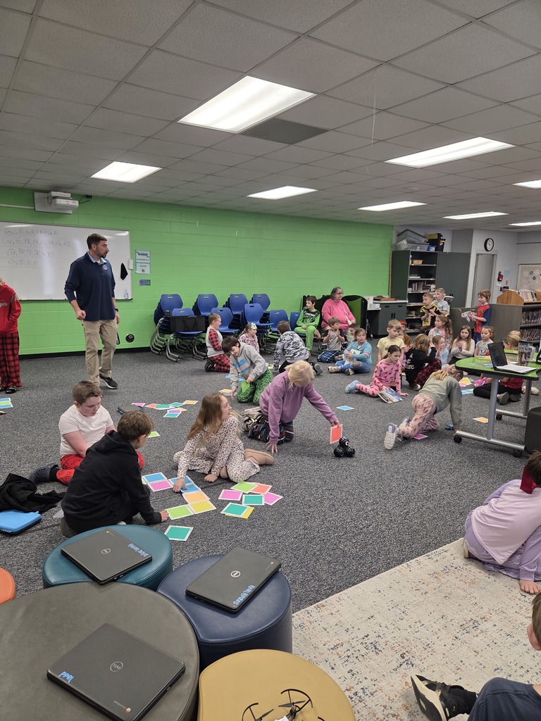 Mr. DeVaul teaching Computer Science