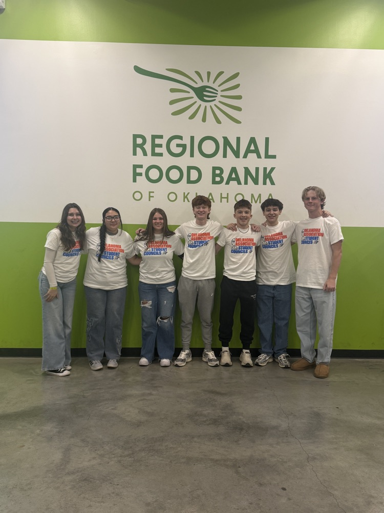 stuco volunteering at ok food bank
