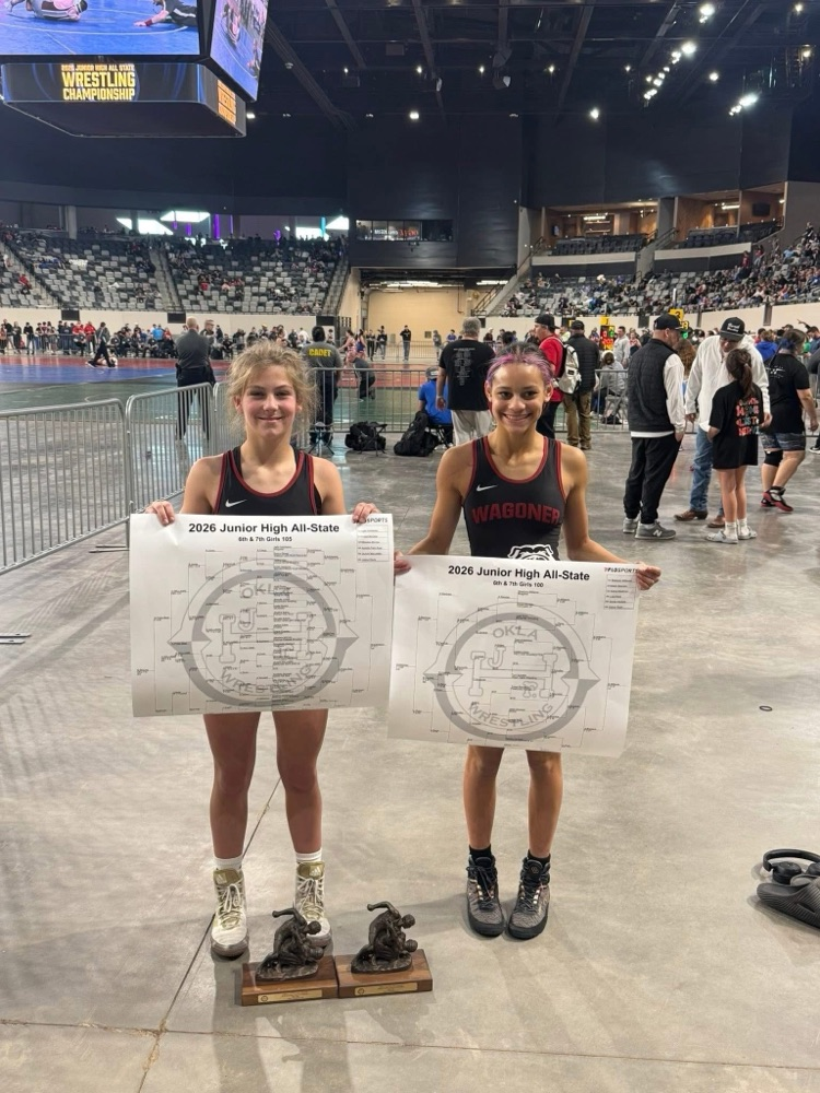 Bella and Bralynn stare champs