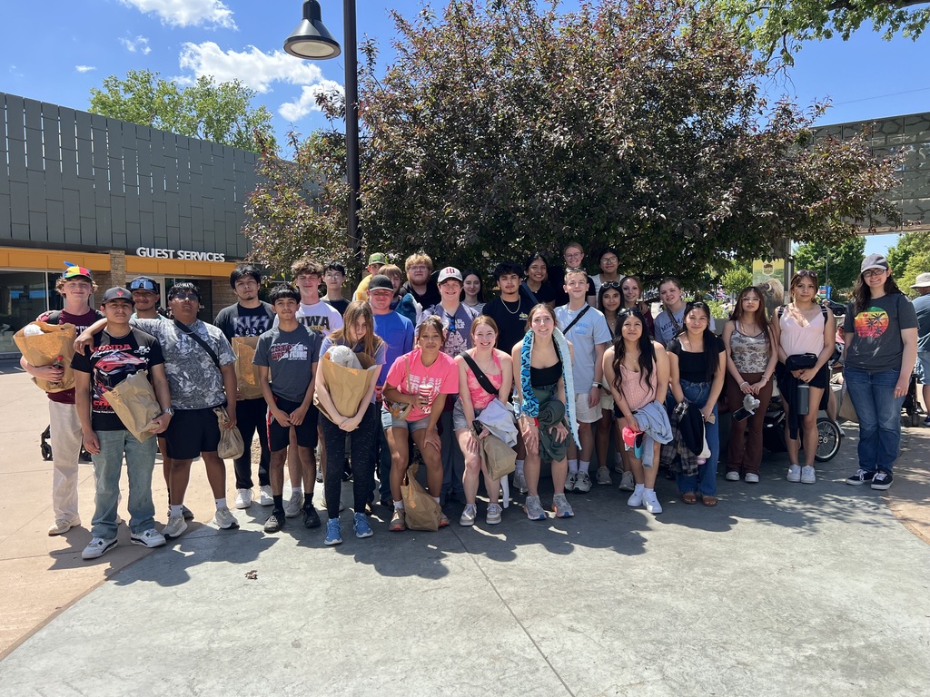 Junior Class at the Zoo