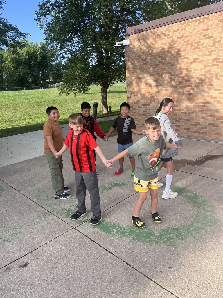 5th graders practicing their teamwork with the Human Knot