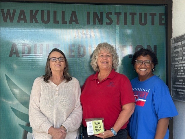 Rivertown Church ladies with WI Principal and giftcards