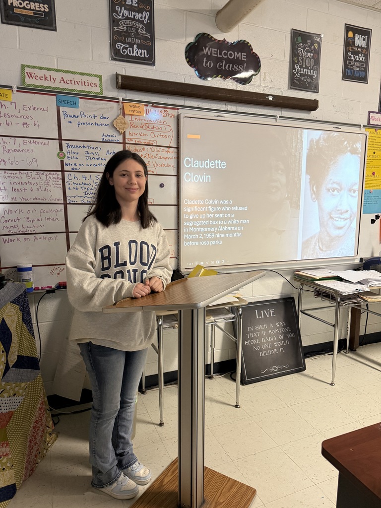 Students in Mrs. Williams Speech Class presenting their multimedia presentations