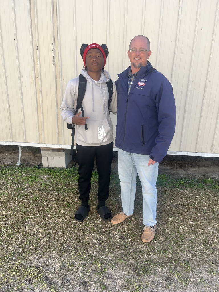 We would like to congratulate Sian Garrett on her 2nd place finish in Shot Put at the Jesse Forbes Invitational this past Friday!  Congratulations as well to David Whitaker for earning 1st place in the Triple Jump and 2nd place in the Long Jump.  Come out and support these outstanding athletes at our home meet today, March 3rd. Events begin at 3:00 PM — we hope to see you there! 🏅💙