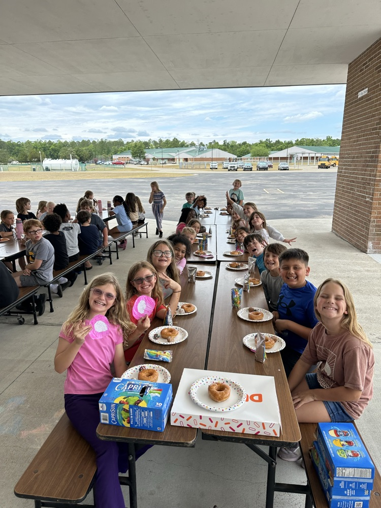 🍩 Donut Stress About the Test!! 🍩 Our 3rd and 5th grade students practiced and reviewed for the FAST test next week using various engaging activities with a sweet donut treat at the end!