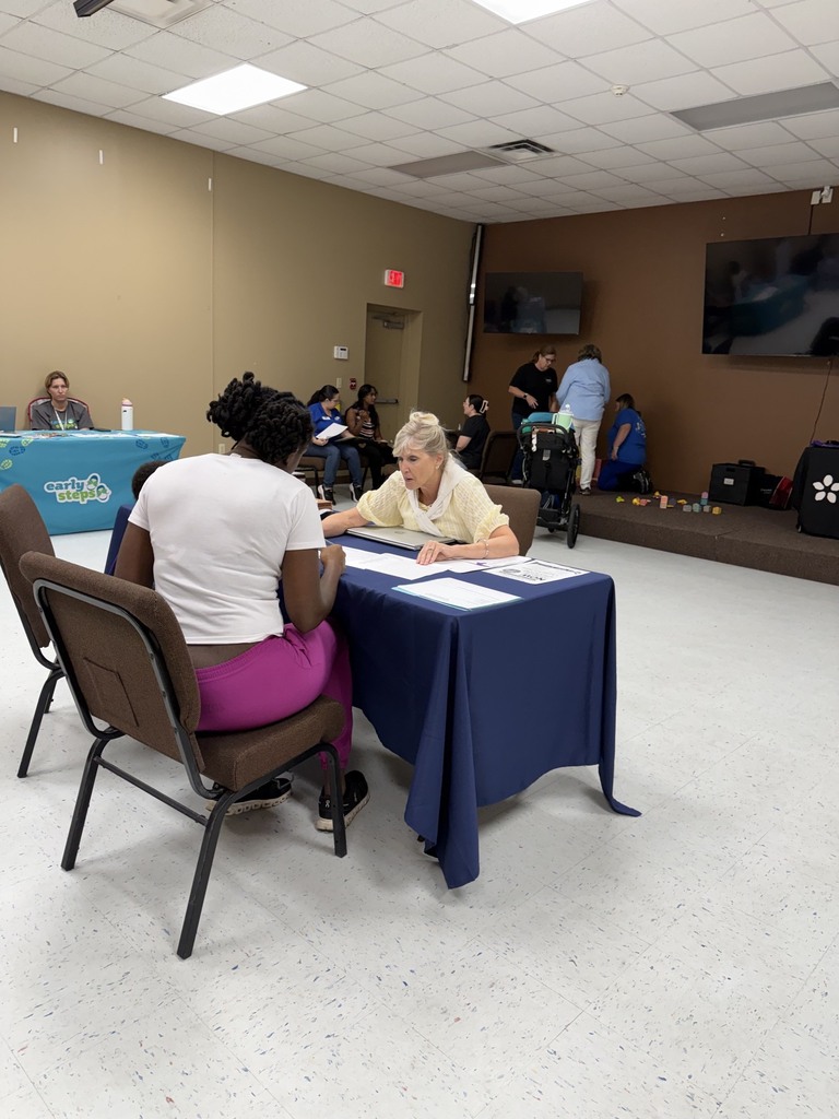 Today, our Wakulla County School Early Learning Program teamed up with FDLRS, 211 Help Me Grow, POPIN (Parents Offering Parents Information and Networking), Early Steps, CARD (Center for Autism and Related Disabilities), and the Early Learning Coalition to offer developmental screenings for children birth to 5! Over 20 families visited the Wakulla County Community Center to get their little ones screened and connect with valuable community resources. 💙 Early intervention makes all the difference, and today was a beautiful example of our community coming together to support our youngest learners and their families! #WakullaSchools #EarlyLearning #ChildFind #CommunityPartnership