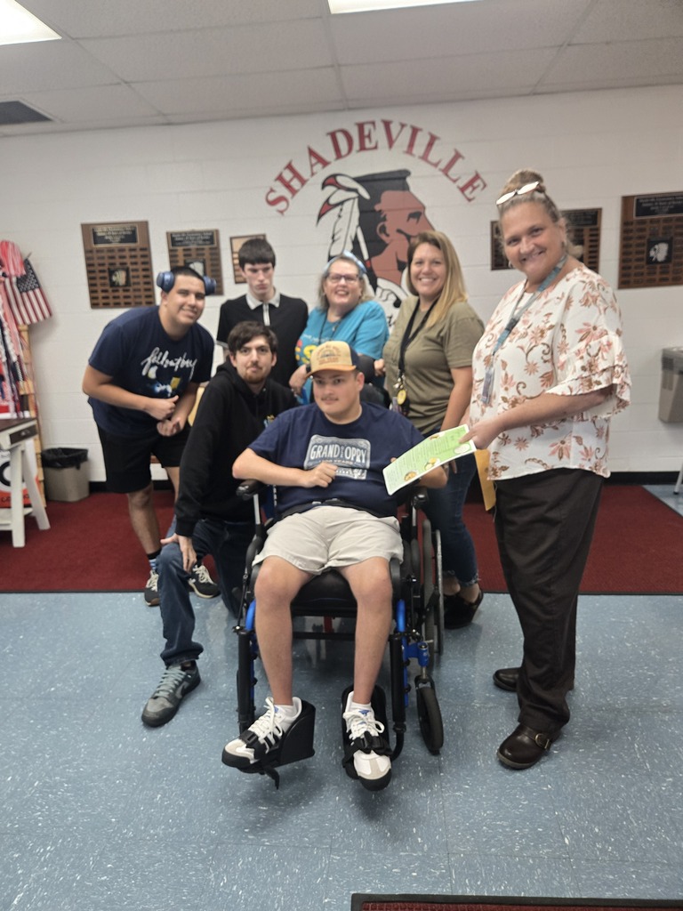 The Legacy Café is getting ready to open! ☕🍽️  On Monday, students in Wakulla Institute’s Graduate Deferment Program delivered Café menus to schools across the district. It’s one more way they’re helping prepare for opening day while gaining hands-on experience.  We can’t wait to see what’s on the menu! Learn more about the Legacy Café and the program: https://www.wakullaschooldistrict.org/o/wi/page/the-legacy-caf