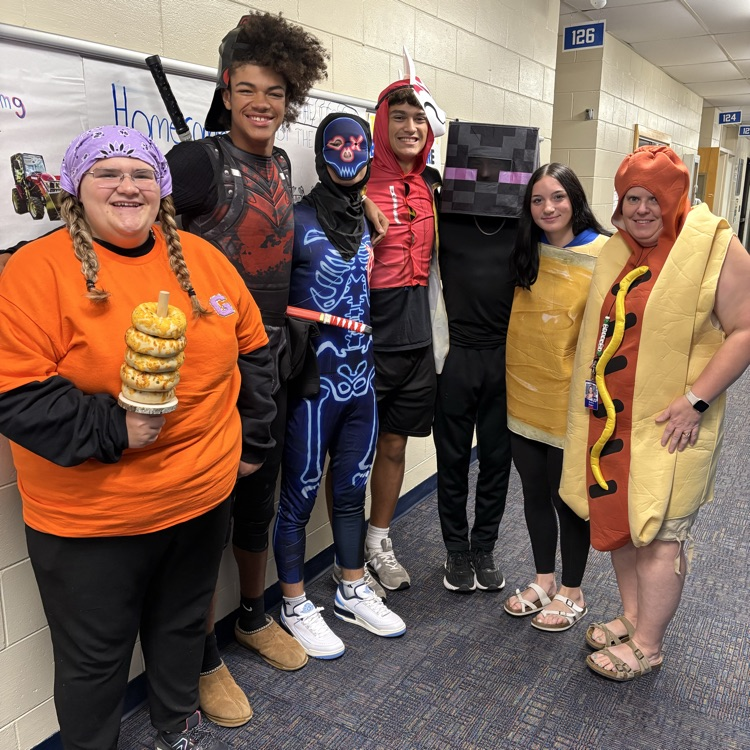 Jordyn, Micah, Max, Colt, Tyson, Maddie and Mrs Hager