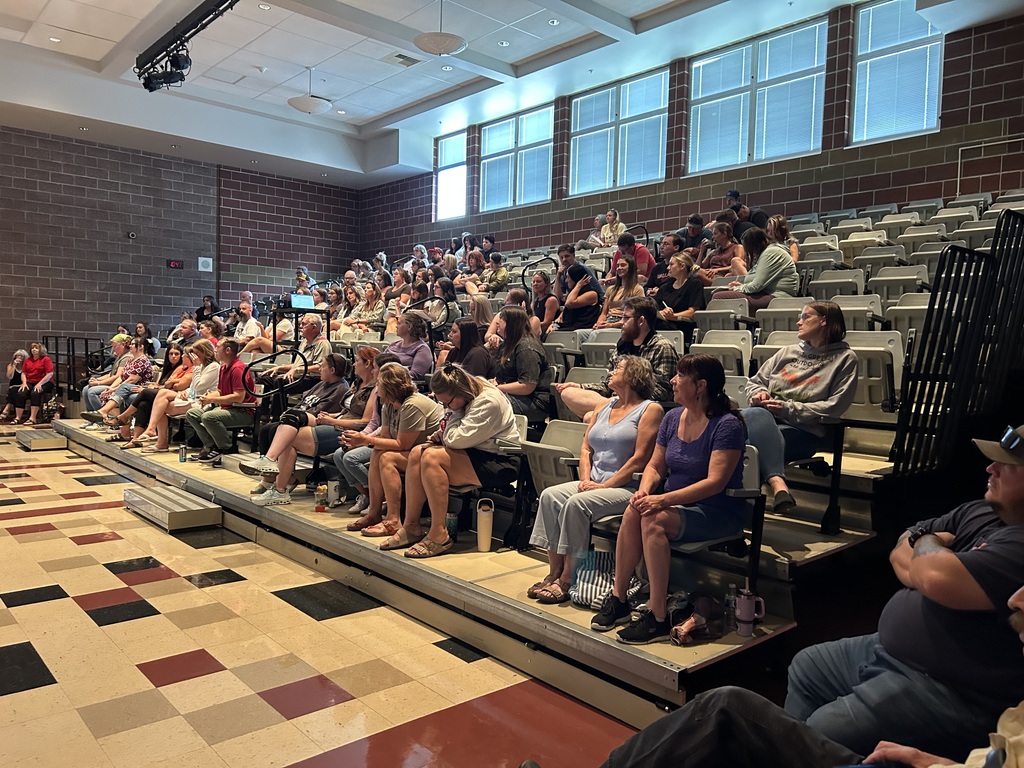 Wallace school district staff