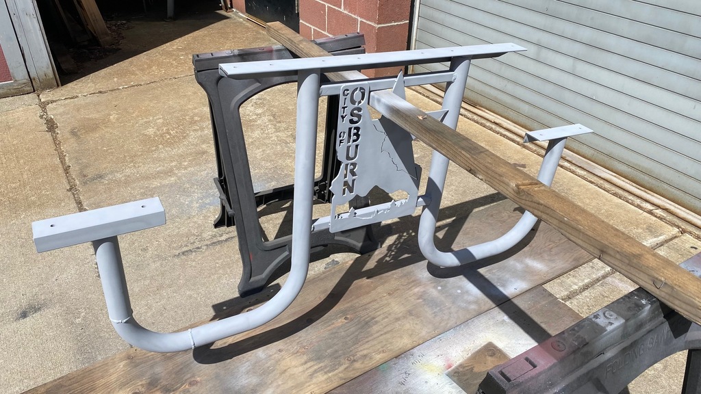 Primed picnic table legs