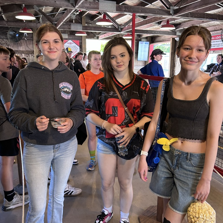 girls in line