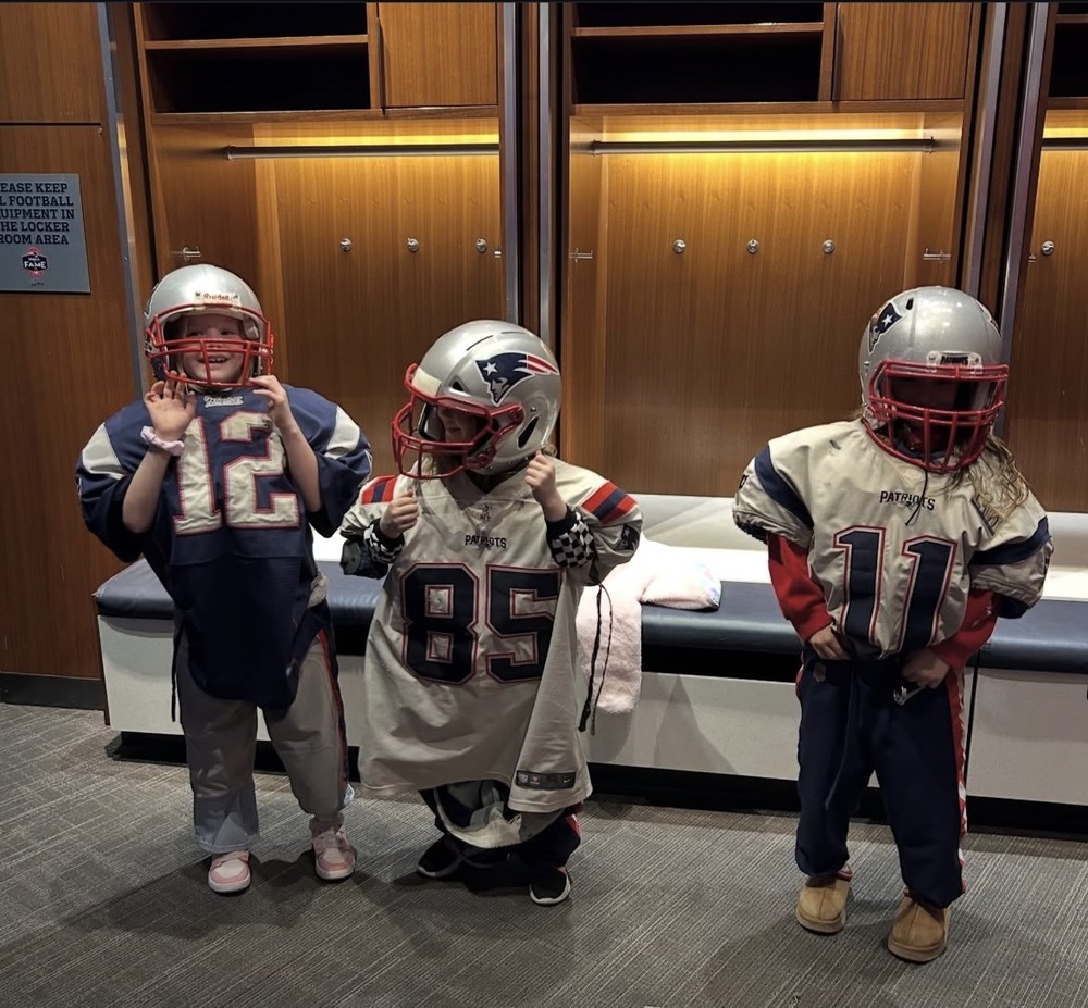 three second graders at the Patriots Hall of Fame