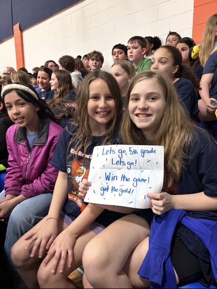 5th graders at the handball game