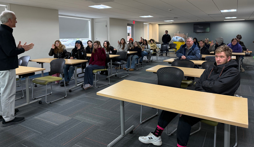Walton students visit SUNY Broome