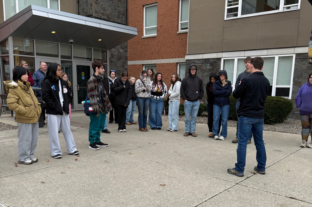 Walton students visit SUNY Broome