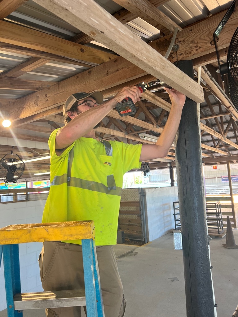 ECTC Electricity students working at The Fair!