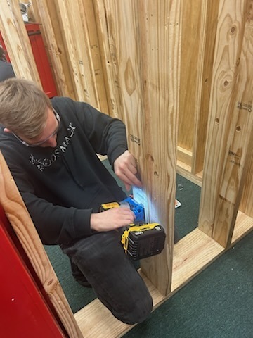 Electricity students at ECTC