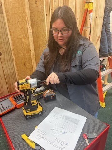 Electricity students at ECTC