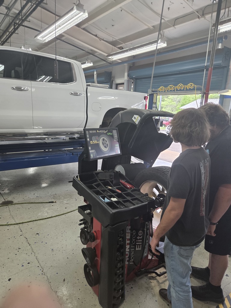 Auto Students working in the shop at ECTC!